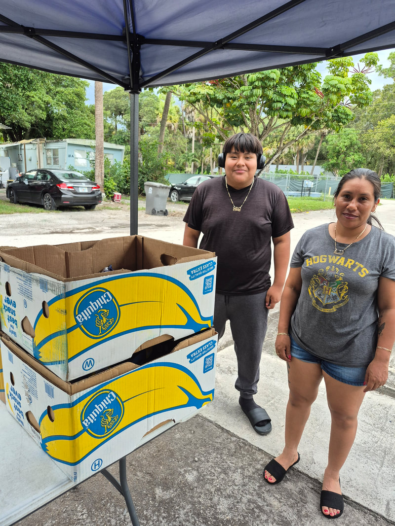 Estella's Brilliant Bus Food pantry located at Lakeside Mobile Home Park